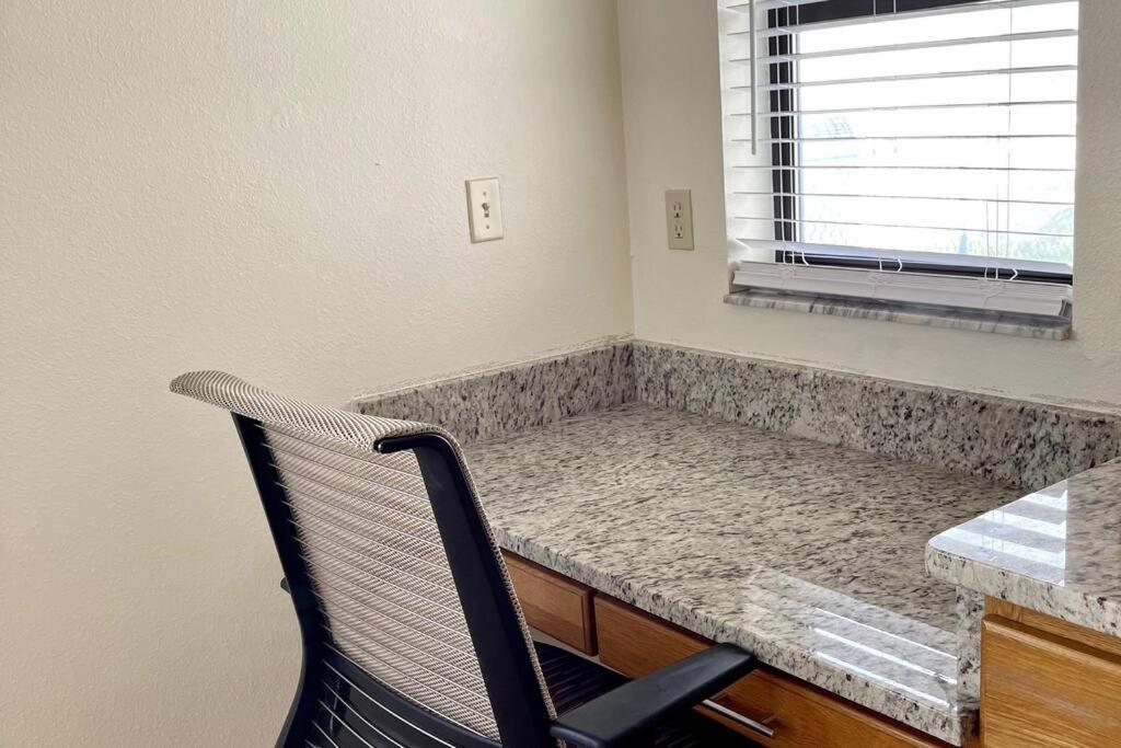 Delightful 3 Bdrm Home, Mins To Clearwater Beach Екстериор снимка